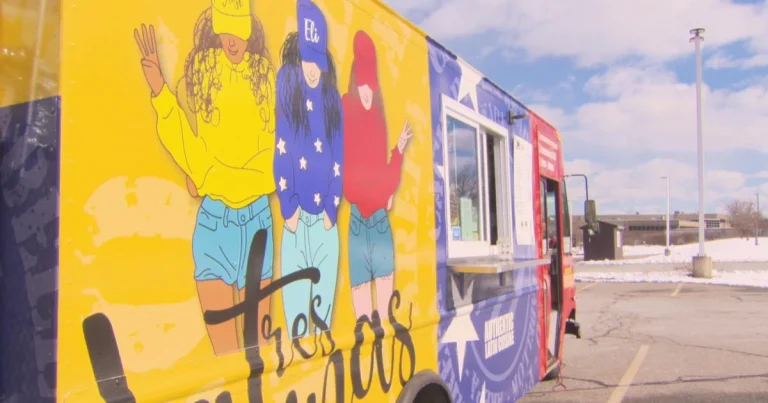 Tres Latinas Food Truck: A Neighborhood Favorite